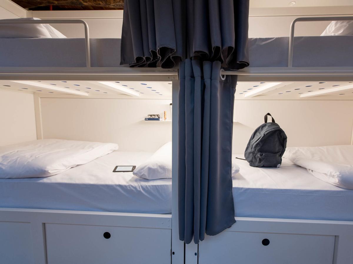 บลูซ็อค โฮสเทล ปอร์โต ภายนอก รูปภาพ A bunk bed in a hostel