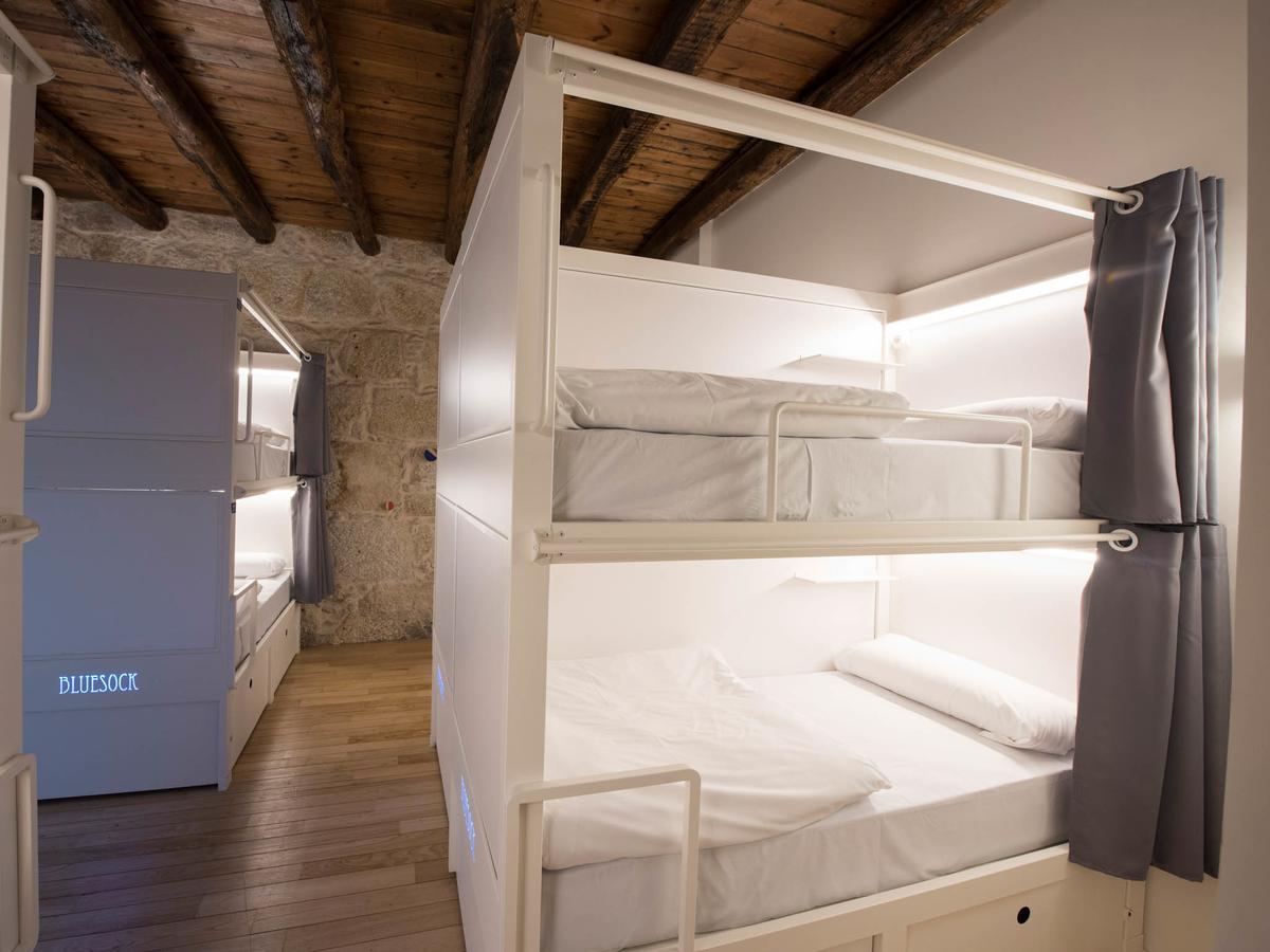 บลูซ็อค โฮสเทล ปอร์โต ภายนอก รูปภาพ A bunk bed in a hostel