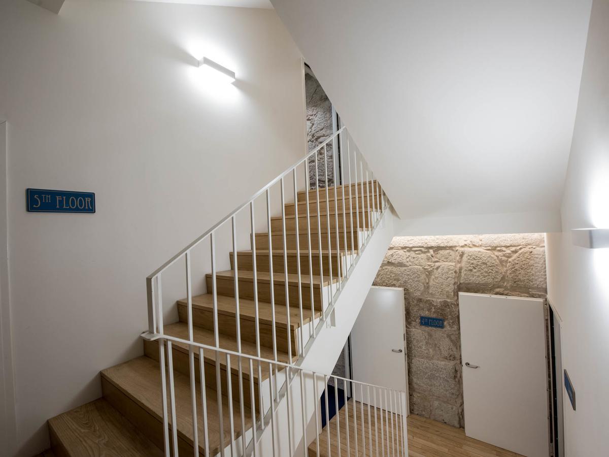 บลูซ็อค โฮสเทล ปอร์โต ภายนอก รูปภาพ Stairs in the new building